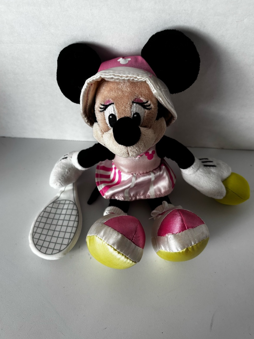 Disney Minnie Mouse Tennis Player with Outfit Plush Beanie w/Tennis Ball 9"